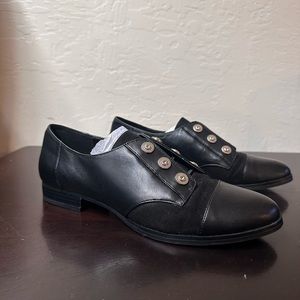 Nine West Black Leather Oxford style shoes